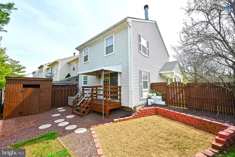 Exterior - 10962 Republic Ct, Manassas, VA 20109 photo 11 of 13