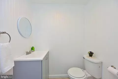 Bath - 10962 Republic Ct, Manassas, VA 20109 photo 4 of 4