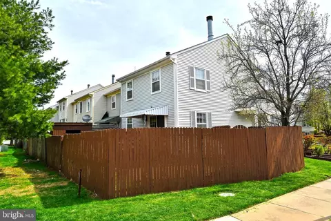 Exterior - 10962 Republic Ct, Manassas, VA 20109 photo 12 of 13