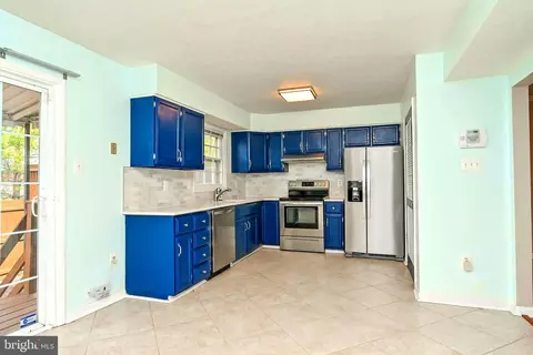 Kitchen - 10962 Republic Ct, Manassas, VA 20109 photo 2 of 2