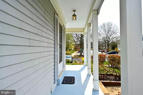Exterior - 10962 Republic Ct, Manassas, VA 20109 photo 5 of 13