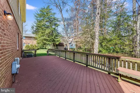 Exterior - 18413 Cabin Rd, Triangle, VA 22172 photo 13 of 13