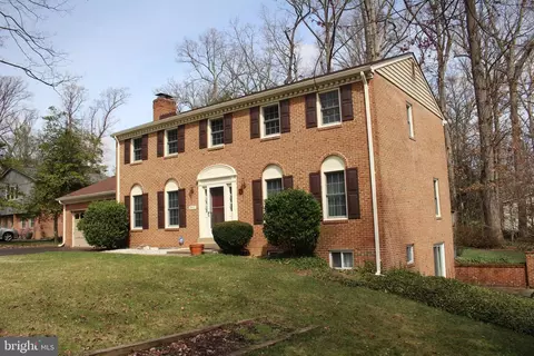 Exterior - 18413 Cabin Rd, Triangle, VA 22172 photo 2 of 13
