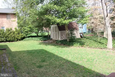 Exterior - 18413 Cabin Rd, Triangle, VA 22172 photo 8 of 13