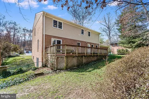 Exterior - 18413 Cabin Rd, Triangle, VA 22172 photo 4 of 13