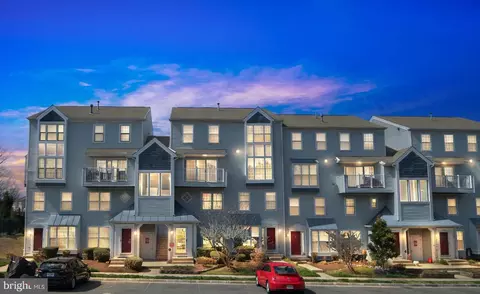 11722 Tolson Pl #304, Woodbridge, VA 22192