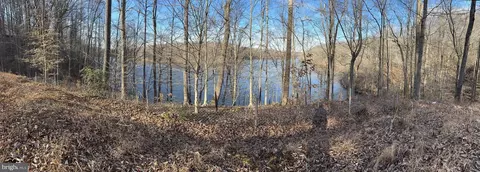 11429 Occoquan Oaks Ln, Woodbridge, VA 22192