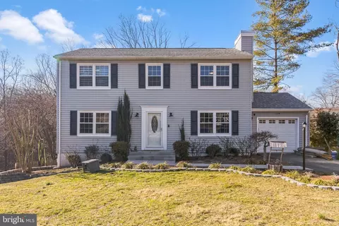 3488 Lyon Park Ct, Woodbridge, VA 22192