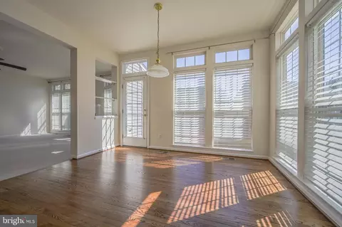 Living - 7237 Bladen Pl, Gainesville, VA 20155 photo 3 of 12