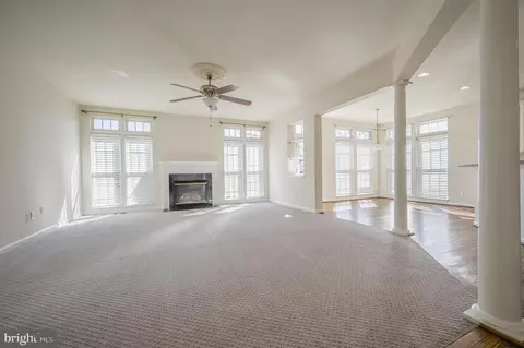 Living - 7237 Bladen Pl, Gainesville, VA 20155 photo 7 of 12
