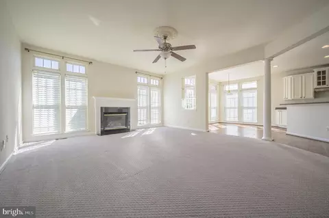 Living - 7237 Bladen Pl, Gainesville, VA 20155 photo 6 of 12