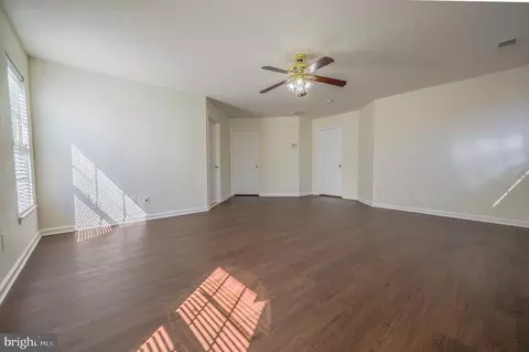 Living - 7237 Bladen Pl, Gainesville, VA 20155 photo 12 of 12