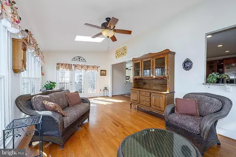 Living - 3344 Dondis Creek Dr, Triangle, VA 22172 photo 7 of 16