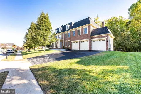 Exterior - 3344 Dondis Creek Dr, Triangle, VA 22172 photo 2 of 14