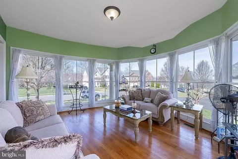Living - 3344 Dondis Creek Dr, Triangle, VA 22172 photo 4 of 16