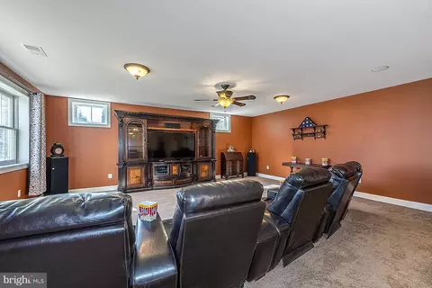 Living - 3344 Dondis Creek Dr, Triangle, VA 22172 photo 14 of 16