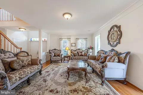 Living - 3344 Dondis Creek Dr, Triangle, VA 22172 photo 2 of 16