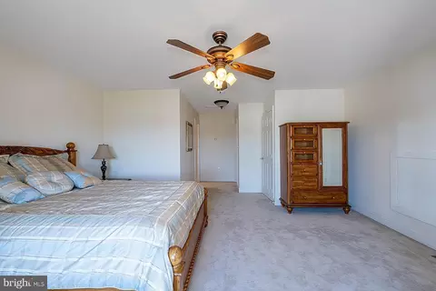 Bedroom - 3344 Dondis Creek Dr, Triangle, VA 22172 photo 8 of 9