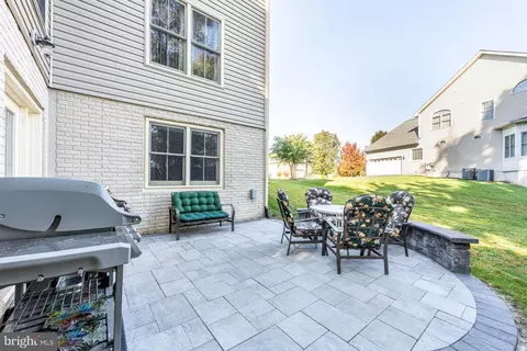 Exterior - 3344 Dondis Creek Dr, Triangle, VA 22172 photo 13 of 14