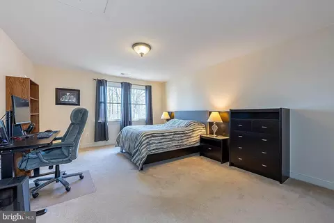 Bedroom - 3344 Dondis Creek Dr, Triangle, VA 22172 photo 6 of 9
