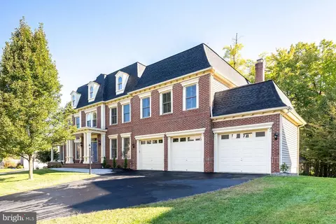 Exterior - 3344 Dondis Creek Dr, Triangle, VA 22172 photo 3 of 14