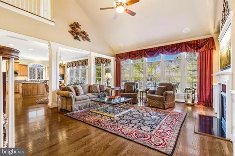 Living - 8424 Link Hills Loop, Gainesville, VA 20155 photo 4 of 22