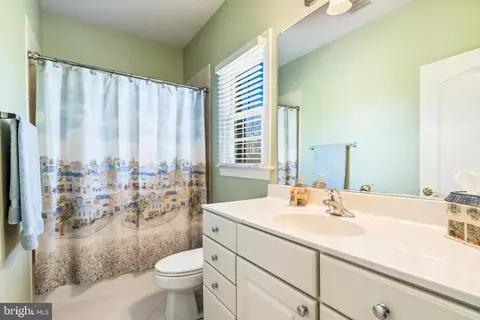 Bath - 8424 Link Hills Loop, Gainesville, VA 20155 photo 9 of 11
