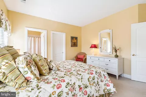 Bedroom - 8424 Link Hills Loop, Gainesville, VA 20155 photo 6 of 10