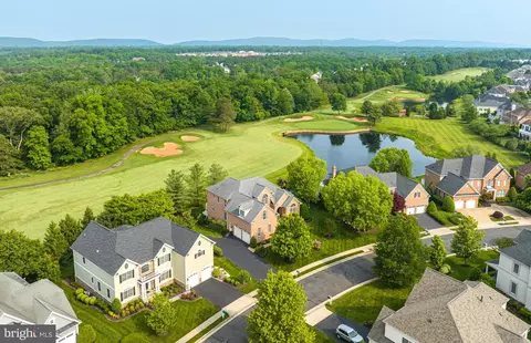 View/Area - 8424 Link Hills Loop, Gainesville, VA 20155 photo 1 of 14