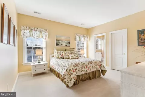 Bedroom - 8424 Link Hills Loop, Gainesville, VA 20155 photo 5 of 10