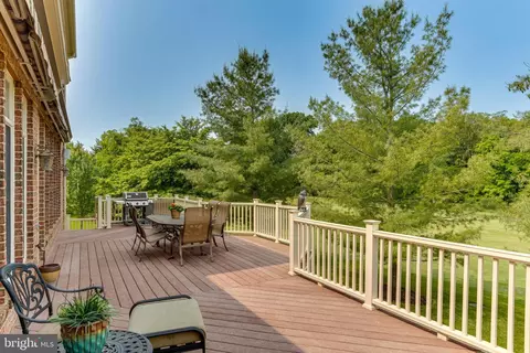 Exterior - 8424 Link Hills Loop, Gainesville, VA 20155 photo 12 of 37