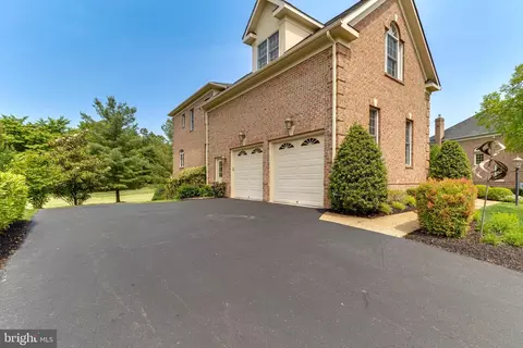 Exterior - 8424 Link Hills Loop, Gainesville, VA 20155 photo 28 of 37