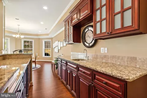 Kitchen - 8424 Link Hills Loop, Gainesville, VA 20155 photo 8 of 9