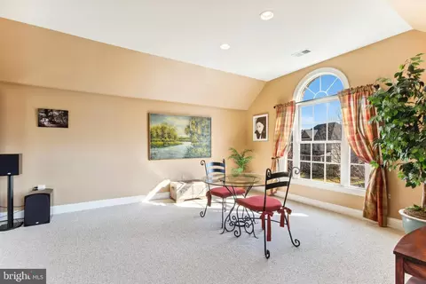 Dining - 8424 Link Hills Loop, Gainesville, VA 20155 photo 7 of 10