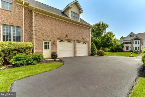 Exterior - 8424 Link Hills Loop, Gainesville, VA 20155 photo 27 of 37