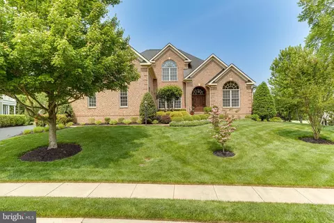 Exterior - 8424 Link Hills Loop, Gainesville, VA 20155 photo 3 of 37