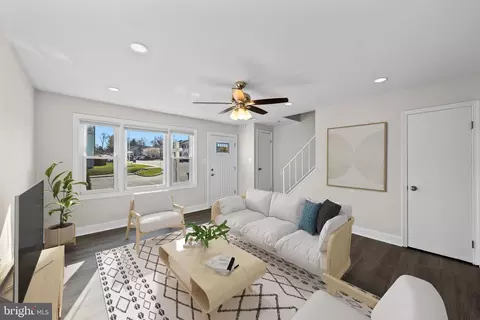 7622 Shelley Ln, Manassas, VA 20111