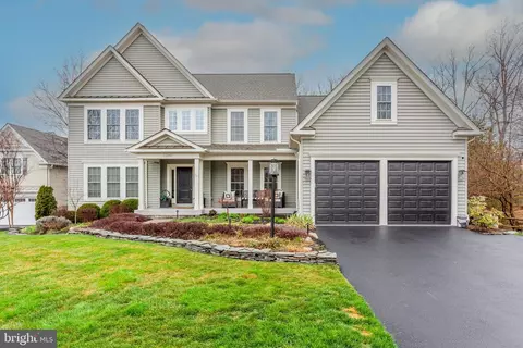 12746 Knightsbridge Dr, Woodbridge, VA 22192