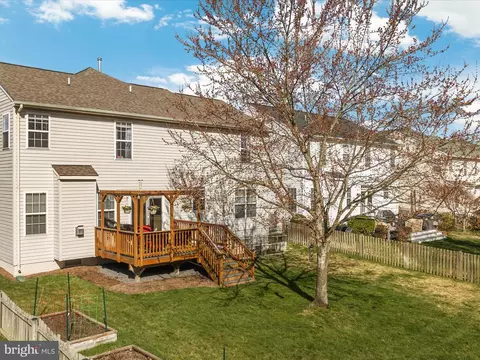Exterior - 13104 Bigleaf Maple Ct, Gainesville, VA 20155 photo 6 of 10