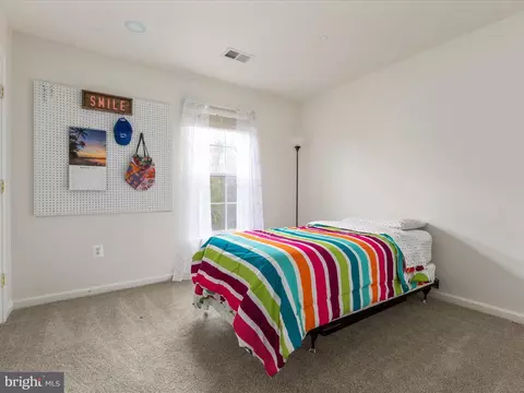 Bedroom - 13104 Bigleaf Maple Ct, Gainesville, VA 20155 photo 3 of 5