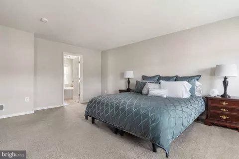 Bedroom - 13104 Bigleaf Maple Ct, Gainesville, VA 20155 photo 4 of 5