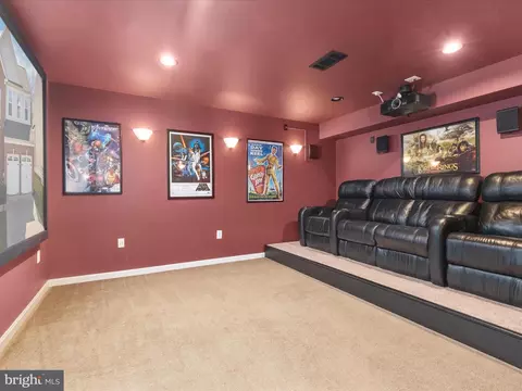 Living - 13104 Bigleaf Maple Ct, Gainesville, VA 20155 photo 2 of 2