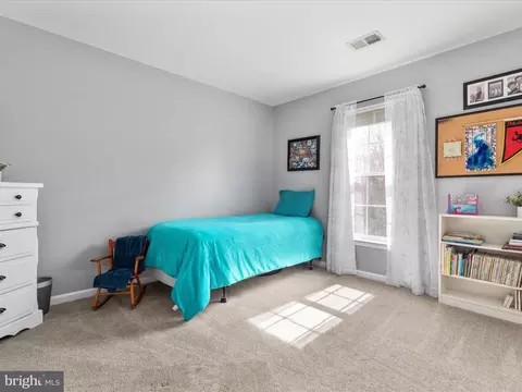Bedroom - 13104 Bigleaf Maple Ct, Gainesville, VA 20155 photo 2 of 5