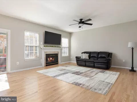 Living - 13104 Bigleaf Maple Ct, Gainesville, VA 20155 photo 1 of 2