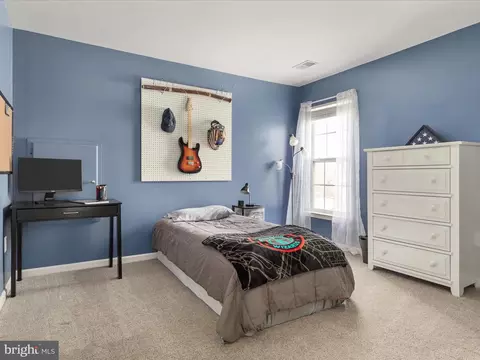 Bedroom - 13104 Bigleaf Maple Ct, Gainesville, VA 20155 photo 1 of 5