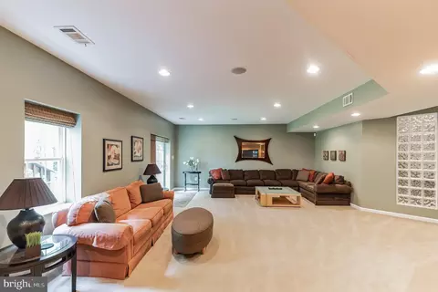 Living - 1809 Efty Ct, Woodbridge, VA 22191 photo 5 of 6