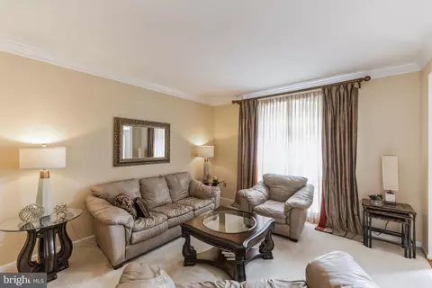Living - 1809 Efty Ct, Woodbridge, VA 22191 photo 1 of 6