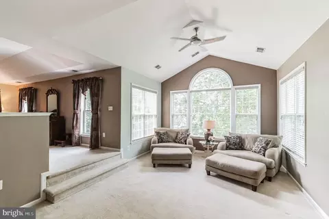 Living - 1809 Efty Ct, Woodbridge, VA 22191 photo 4 of 6