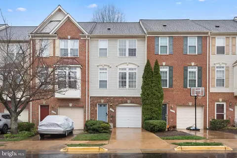 13007 Apt D Cordelia Ct, Woodbridge, VA 22192