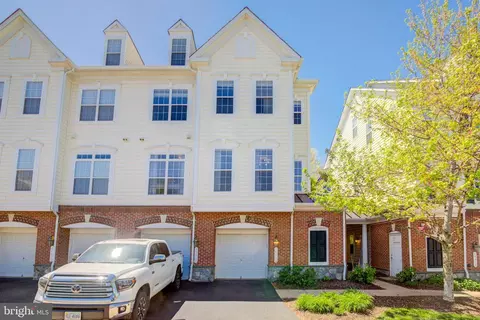 14419 Macon Grove Ln, Gainesville, VA 20155